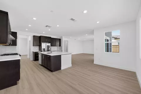 Entry Way - 7967 Lamplight Dr, Tracy, CA 95377 photo 2 of 4