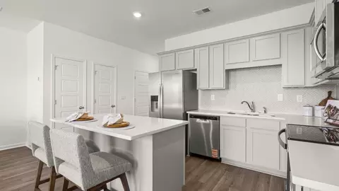 Kitchen - 222 Kenmore Cir, Perry, GA 31069 photo 5 of 9