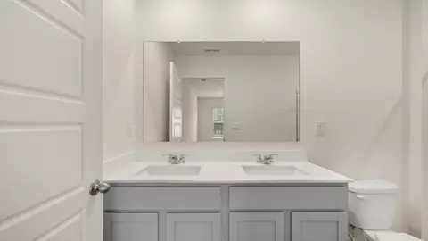 Bath - 222 Kenmore Cir, Perry, GA 31069 photo 2 of 5