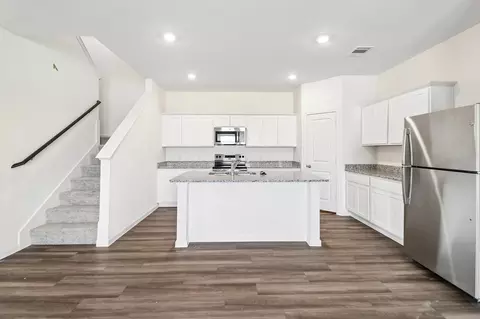 Kitchen - 14100 Coness St, Pilot Point, TX 76258 photo 3 of 4