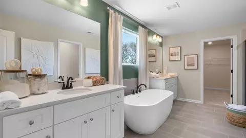 Bath - 105 Haverling Pass, Hampton, GA 30228 photo 2 of 3