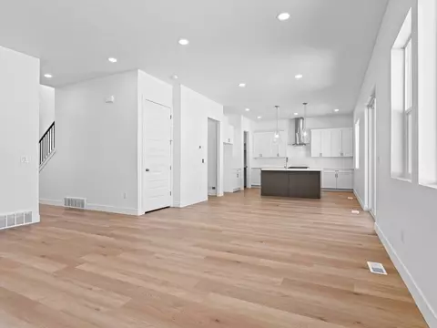 Living - 18 S Crimson Way, Mapleton, UT 84664 photo 1 of 2