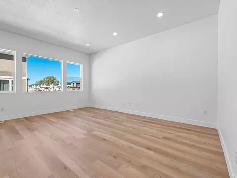 Living - 18 S Crimson Way, Mapleton, UT 84664 photo 1 of 3