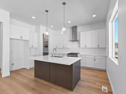 Kitchen - 18 S Crimson Way, Mapleton, UT 84664 photo 1 of 3