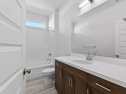 Bath - 18 S Crimson Way, Mapleton, UT 84664 photo 2 of 5