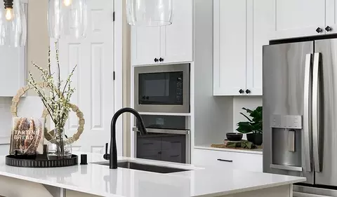 Kitchen - 1458 Earhart Ln, Eagle Mountain, UT 84005 photo 3 of 12