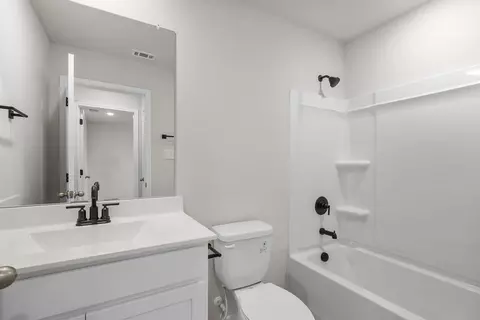 Bath - 16412 Maple Pear, Elmendorf, TX 78112 photo 3 of 5