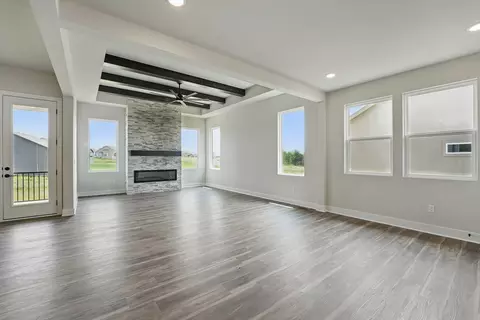 1804 Halls Creek Dr, Raymore, MO 64083