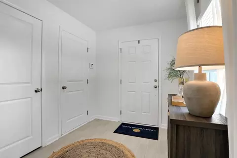 Entry Way - 14184 Epply Dr, Jacksonville, FL 32218 photo 2 of 9