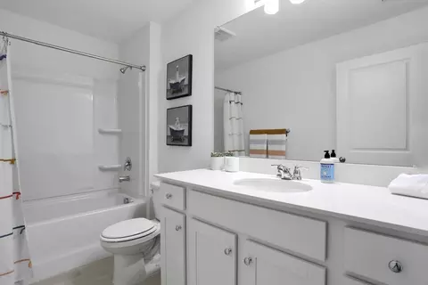 Bath - 14184 Epply Dr, Jacksonville, FL 32218 photo 1 of 3