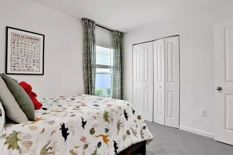 Bedroom - 14184 Epply Dr, Jacksonville, FL 32218 photo 4 of 10