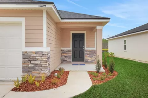 Exterior - 14184 Epply Dr, Jacksonville, FL 32218 photo 5 of 11
