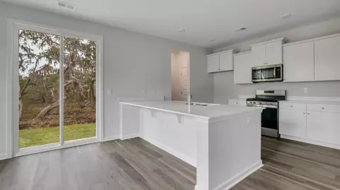 Kitchen - 574 Settings Dr E, Yemassee, SC 29945 photo 3 of 6