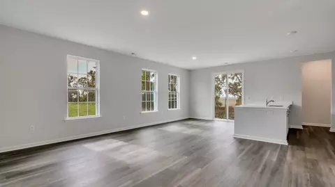 Living - 574 Settings Dr E, Yemassee, SC 29945 photo 2 of 7