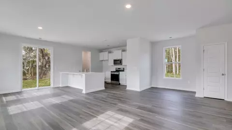 Living - 574 Settings Dr E, Yemassee, SC 29945 photo 1 of 7