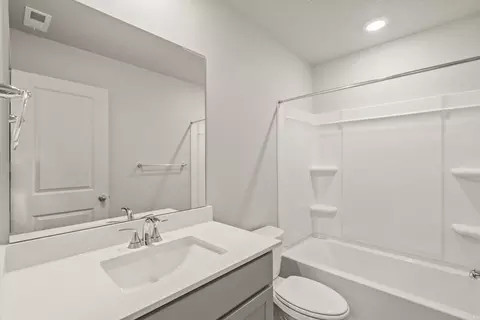 Bath - 868 Eden St, Eagle Mountain, UT 84005 photo 2 of 4
