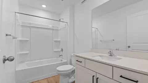 Bath - 1869 E 920 N #420, Salem, UT 84653 photo 2 of 7