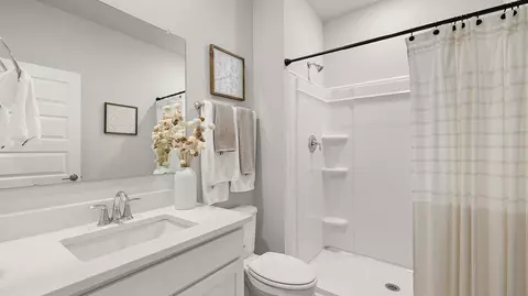 Bath - 17838 Longleaf Dr, Athens, AL 35611 photo 2 of 3