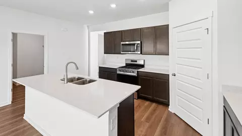 Kitchen - 25515 W Thicket Ln, Plainfield, IL 60544 photo 4 of 10