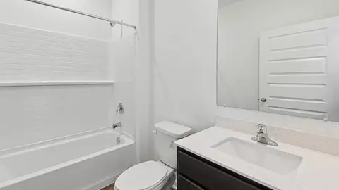 Bath - 25515 W Thicket Ln, Plainfield, IL 60544 photo 1 of 6