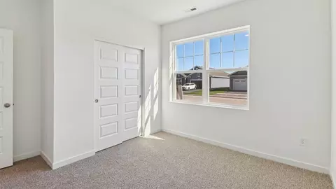 Bedroom - 25515 W Thicket Ln, Plainfield, IL 60544 photo 2 of 12