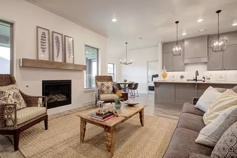 Living - 3401 Slate River Dr, Yukon, OK 73099 photo 5 of 5