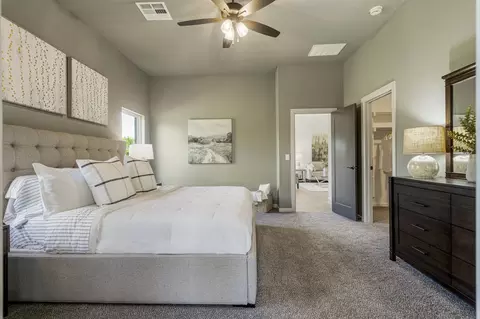 Bedroom - 3325 Slate River Dr, Yukon, OK 73099 photo 4 of 12