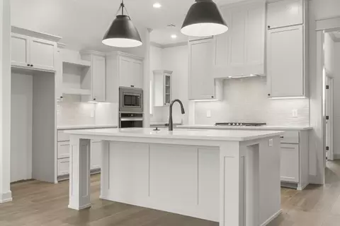 Kitchen - 3401 Slate River Dr, Yukon, OK 73099 photo 1 of 4