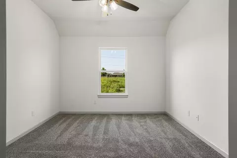 Bedroom - 3325 Slate River Dr, Yukon, OK 73099 photo 10 of 12