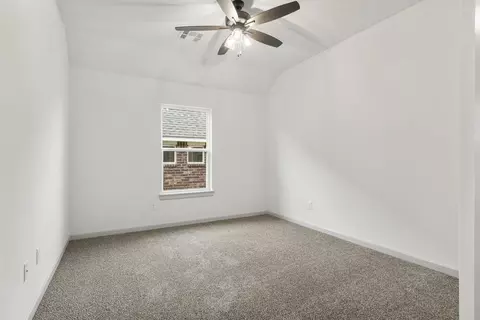 Bedroom - 3401 Slate River Dr, Yukon, OK 73099 photo 7 of 9