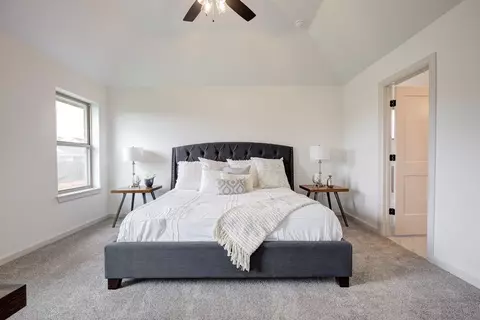 Bedroom - 3401 Slate River Dr, Yukon, OK 73099 photo 9 of 9