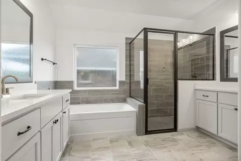 Bath - 3401 Slate River Dr, Yukon, OK 73099 photo 1 of 5