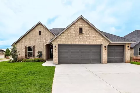 Exterior - 3401 Slate River Dr, Yukon, OK 73099 photo 5 of 5