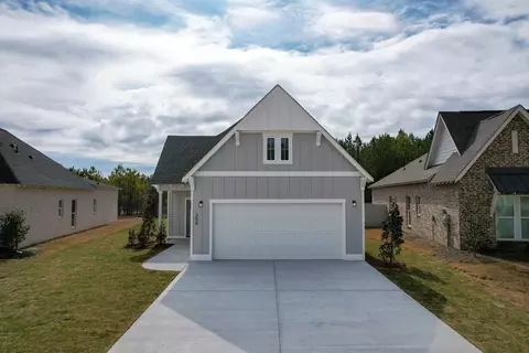1289 Woodland Cir, Opelika, AL 36801