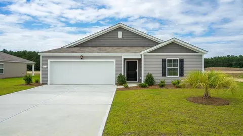43 Cambridge Dr, Tabor City, NC 28463