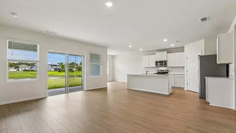 Living - 337 Mango Ave, Sebastian, FL 32958 photo 2 of 3