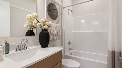 Bath - 3301 Greycliff Trl, Franklin, OH 45005 photo 5 of 8