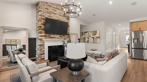Living - 3301 Greycliff Trl, Franklin, OH 45005 photo 2 of 2