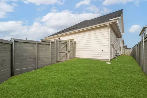 8720 Treeline Pkwy, Justin, TX 76247