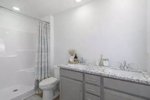 Bath - 475 Stone Creek Rd, Willard, MO 65781 photo 1 of 2