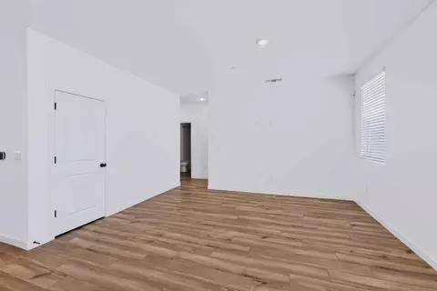 Living - 4009 E Oakridge Ave, Visalia, CA 93292 photo 3 of 5