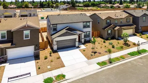 View/Area - 4009 E Oakridge Ave, Visalia, CA 93292 photo 4 of 9