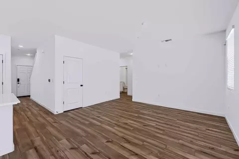 Living - 4009 E Oakridge Ave, Visalia, CA 93292 photo 2 of 5