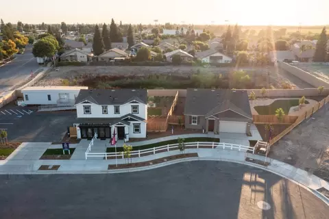 View/Area - 4009 E Oakridge Ave, Visalia, CA 93292 photo 1 of 9