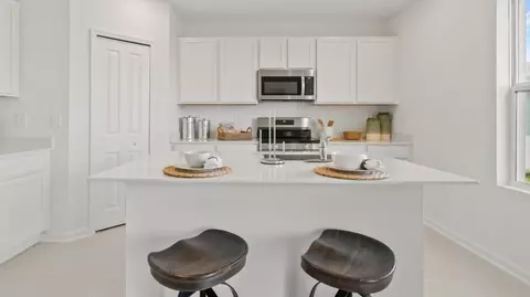 Kitchen - 1104 Tyler Loop, Winter Haven, FL 33884 photo 2 of 6