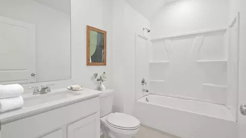Bath - 1104 Tyler Loop, Winter Haven, FL 33884 photo 2 of 3