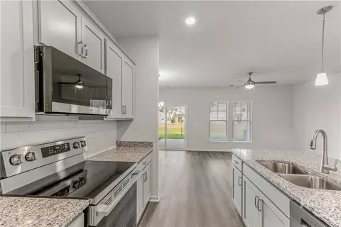 Kitchen - 211 Pinebury Rd, Pooler, GA 31322 photo 3 of 3