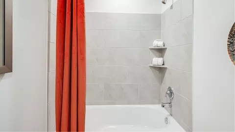 Bath - 3502 Cardinal Pointe Dr, Angleton, TX 77515 photo 3 of 3