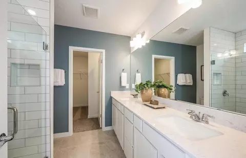 Bath - 16918 Canary Trl, Parrish, FL 34219 photo 1 of 3