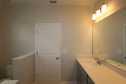 Bath - 1405 Hyde St, Saint Cloud, FL 34771 photo 2 of 3